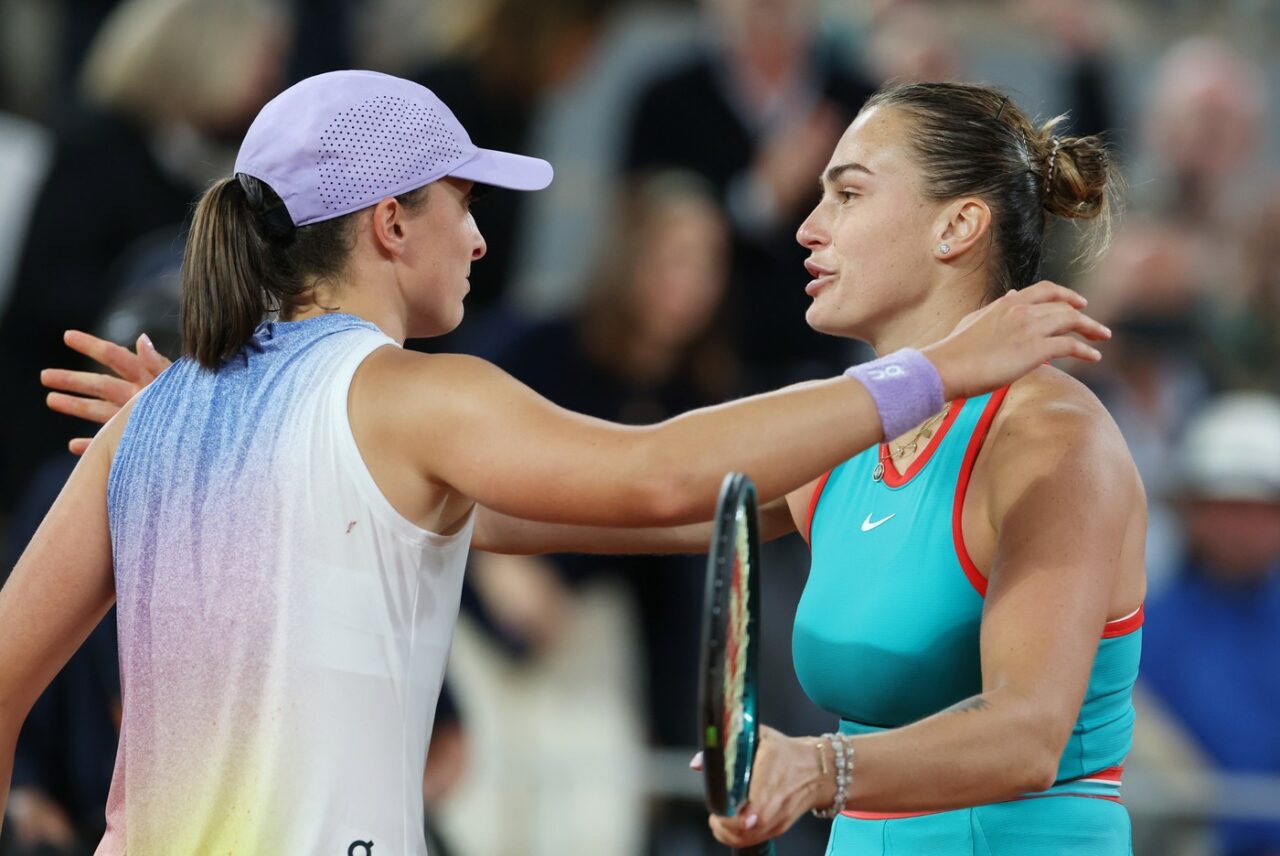 Aryna Sabalenka și Iga Swiatek au fost sancționate cu depunctarea de WTA. Primele două jucătoare de tenis ale lumii au sfidat regulile
