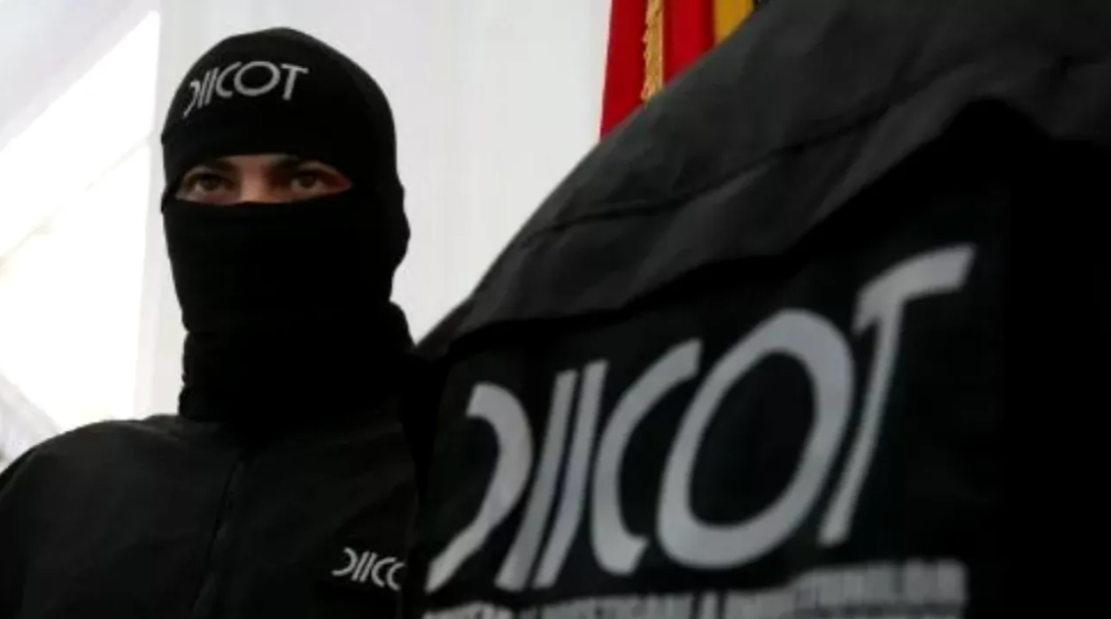 Procurorii DIICOT, 46 de percheziții în București, Giurgiu și Ilfov. Sunt vizați membri ai clanului „Butoane”, dar și un polițist / Acuzații de prostituție și trafic de persoane