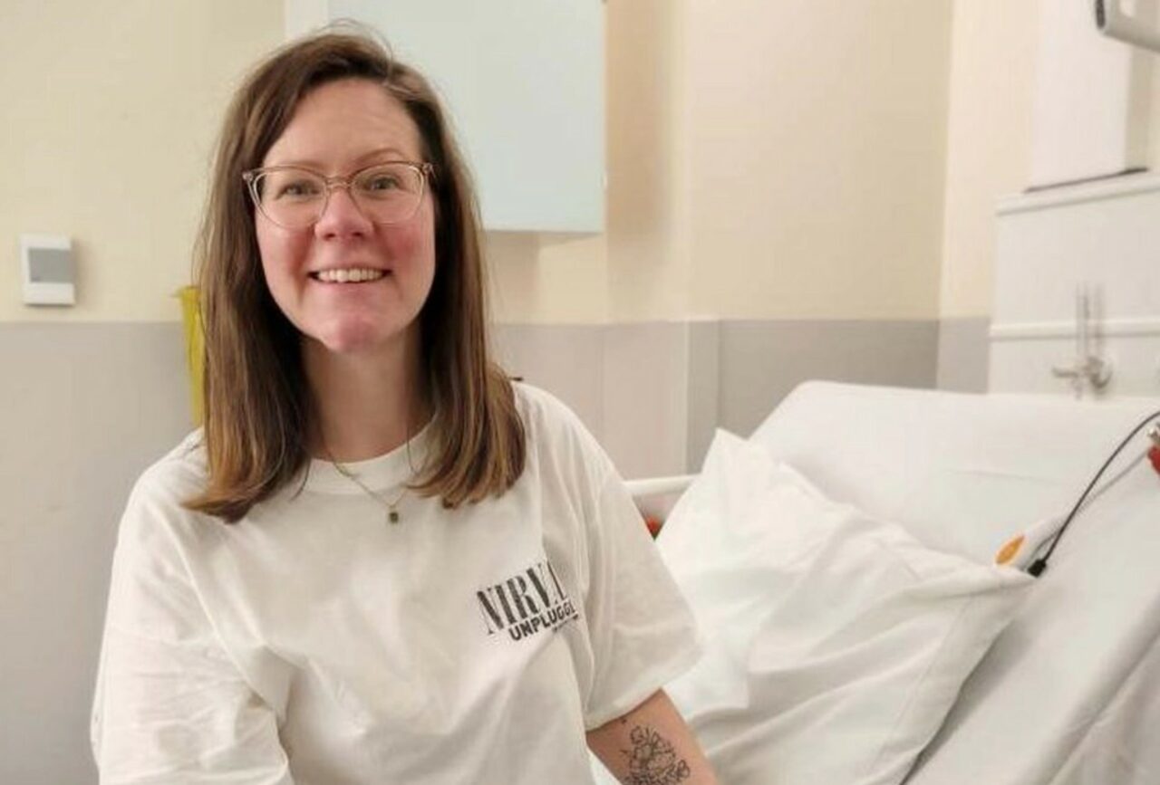 A trăit timp de 20 de ani cu o tumoră pe creier care tot creștea. Femeia a crezut că are doar niște migrene obișnuite