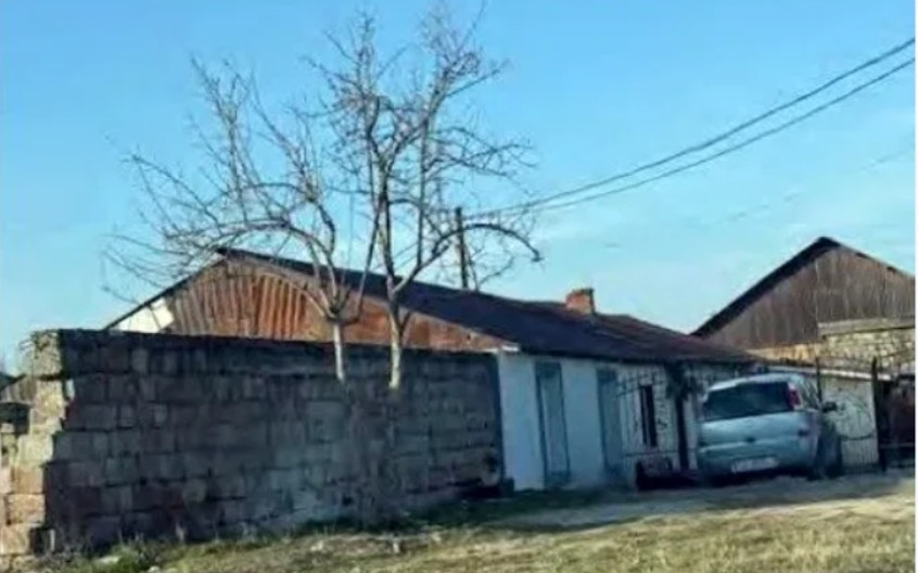 În ce oraș din România îți poți cumpăra o casă la prețul unei mașini second-hand. Ce dotări are locuința