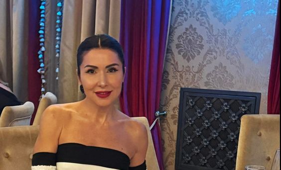 FOTO. De unde își ia ținutele pentru evenimente Carmen Brumă. ”Nu prea mă interesează foarte tare TRENDURILE”