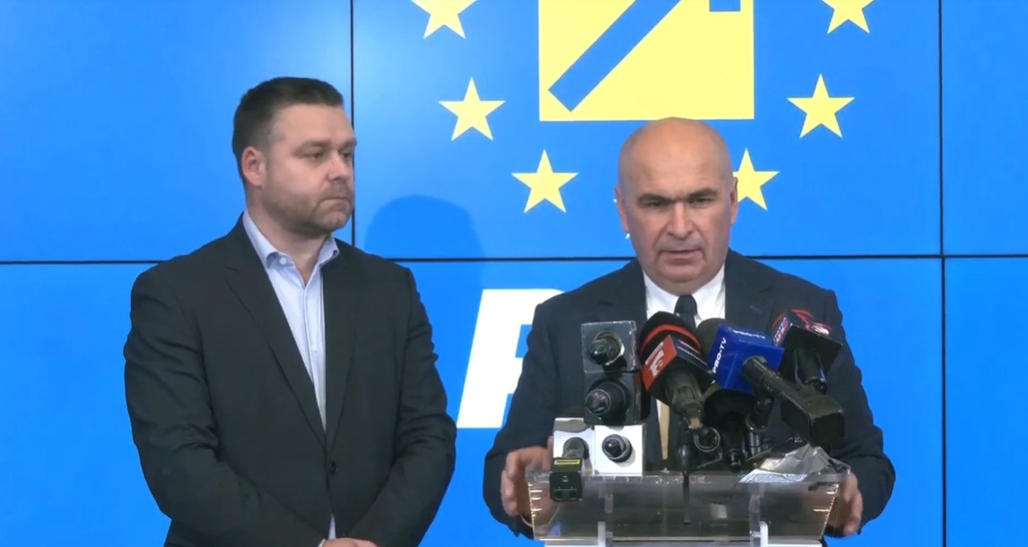 Într-un mesaj plin de greșeli de scriere, mâna dreaptă a lui Bolojan spune că vrea referendum ca să tranșeze problema pensiilor speciale