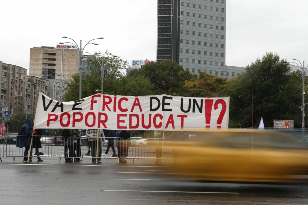 Premierul Bolojan rămâne surd la problemele studenților din stradă: „ANOSR a cerut audiență cu speranța că de data aceasta va răspunde afirmativ”