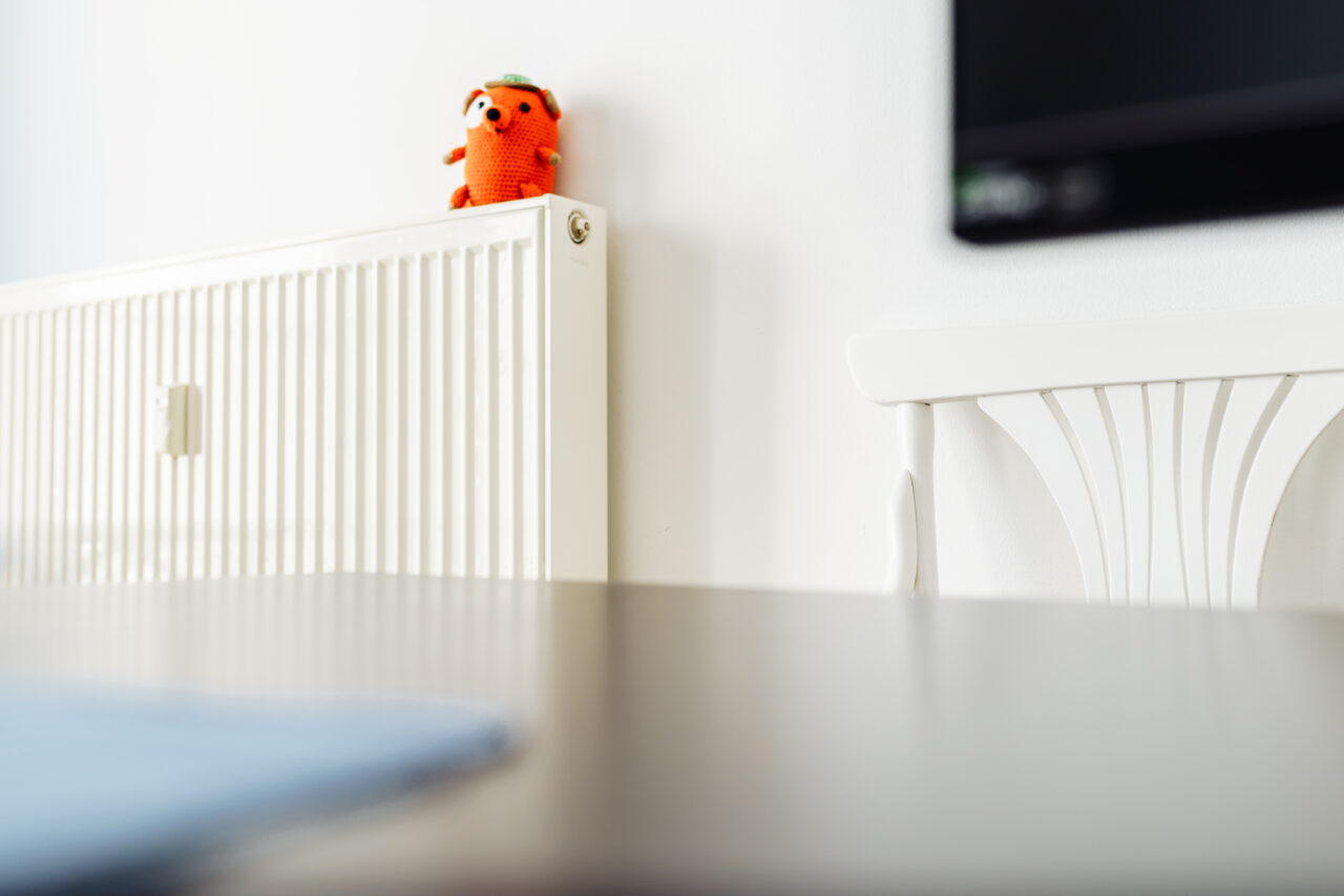 Cum să reduci factura la energie electrică. Ce trebuie să faci dacă ai centrală de apartament