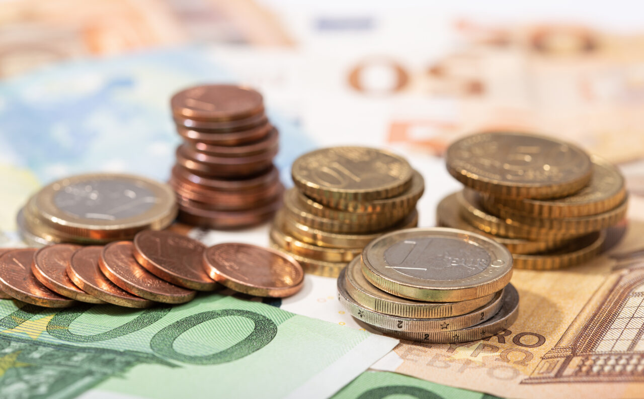 Banii pe care ANAF nu poate pune poprire. Ce venituri sunt protejate și nu pot fi executate silit