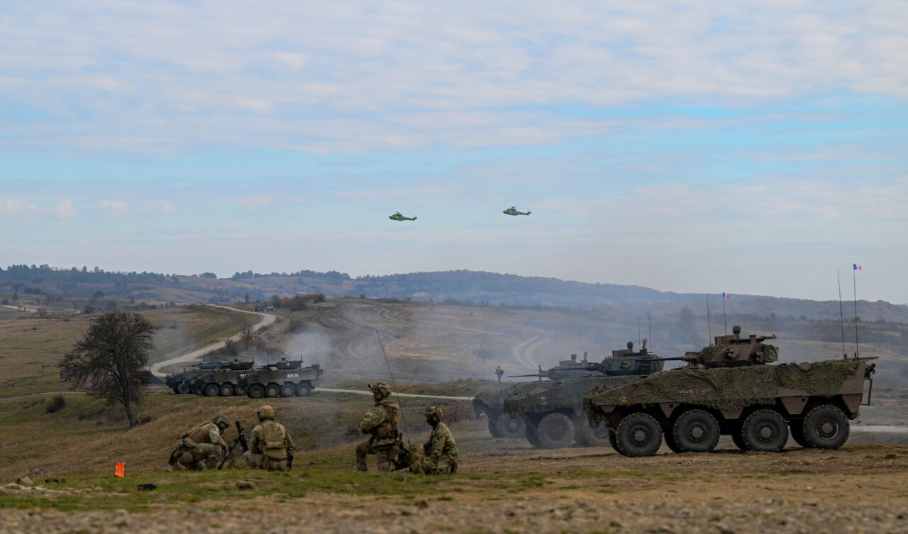 Transport masiv de tehnică militară pe DN1 A. Operațiune de amploare în nouă poligoane din țara noastră / Provocarea supremă pentru România