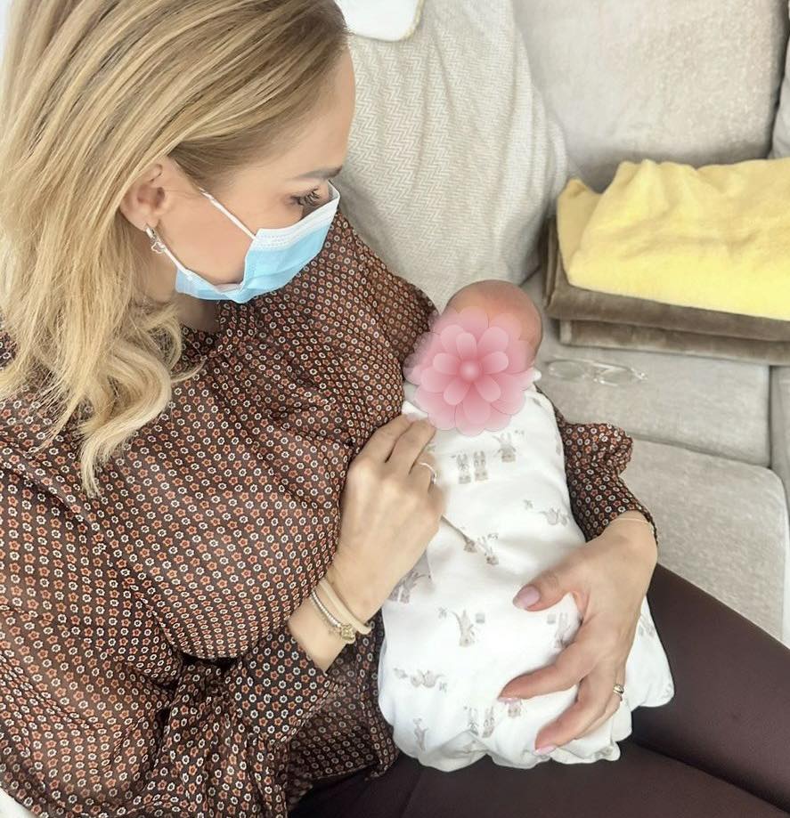 Gabriela Firea a devenit bunică pentru prima oară la 54 de ani. „Zâmbetul copilului este ca o rugăciune către Dumnezeu”