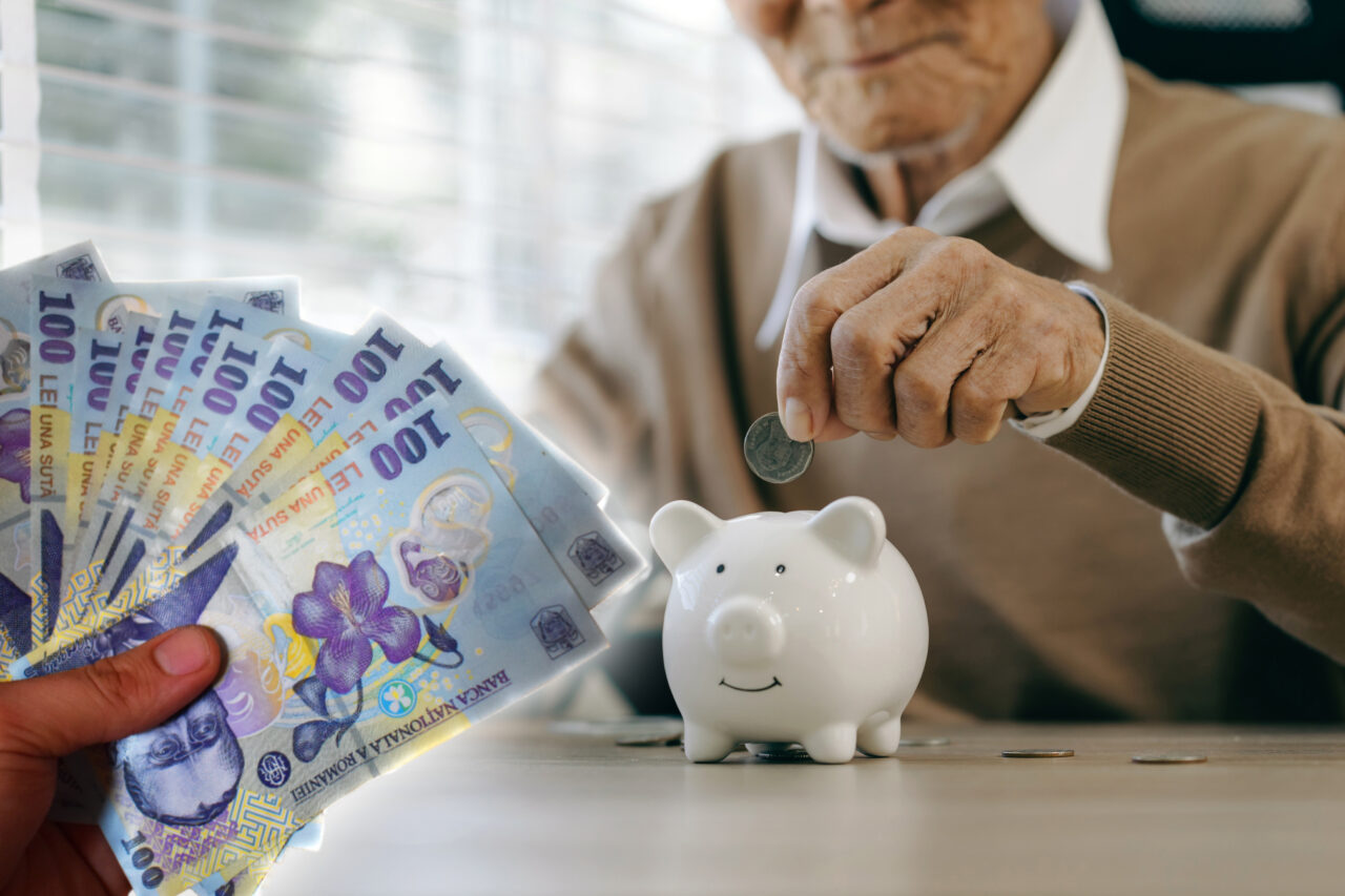 Fraudă de 57.000 de lei. Cum a ajuns un profesor din Constanța să rămână fără banii agonisiți