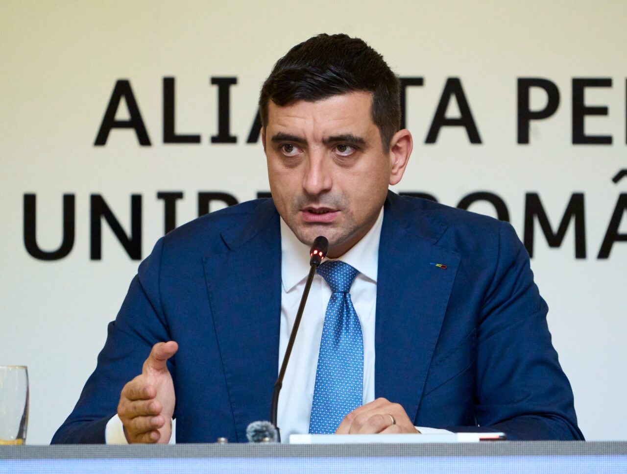 Scandal în Parlament. AUR părăsește sala, după ce George Simion i-a îndemnat pe primari să se dezică de coaliție: „Deziceți-vă public”