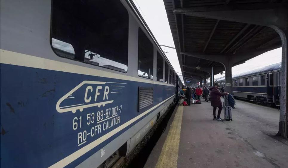 Cod ROȘU de ploi. CFR Călători anunță întârzieri și modificări în circulația trenurilor