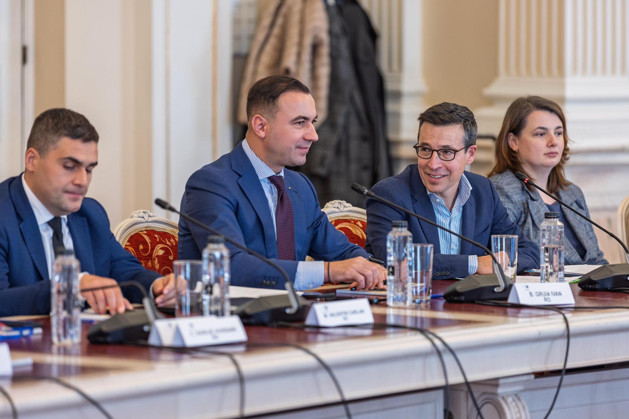 Avem fonduri europene de 10 miliarde de euro, dar plătim facturi mari