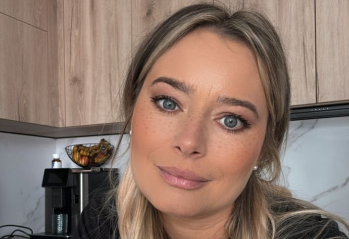 FOTO / Cu ce s-a confruntat Laura Cosoi după ce a devenit mămică. ”Nu te mai CAUTĂ nimeni”