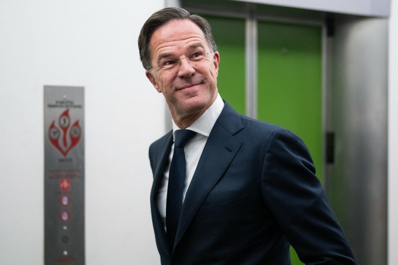 Mark Rutte iar în lingușește pe Donald Trump: „Președintele Trump este „crucial” pentru încheierea războiului din Ucraina”