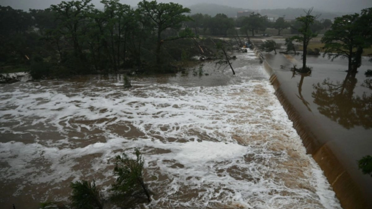 Furtună devastatoare în regiunea Odesa, soldată cu 9 morți. Sute de oameni au fost evacuați de urgență