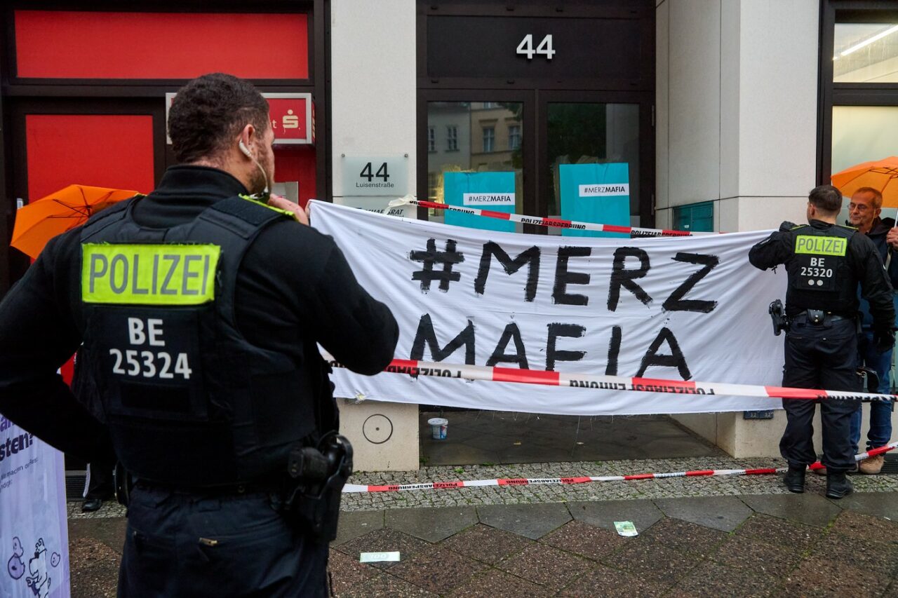 Poliția intervine în PROTESTELE anti-Israel din Berlin. Printre manifestanți s-au numărat și membrii afiliați unei organizații interzise