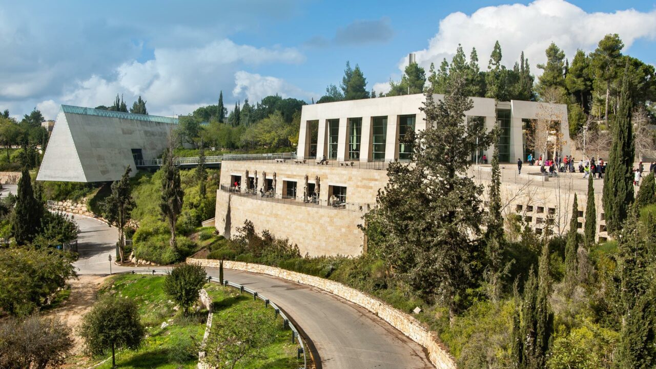 Un artefact vechi de 200 de ani a fost găsit după ce fusese FURAT din România și înlocuit cu o replică, în urmă cu aproape 10 ani