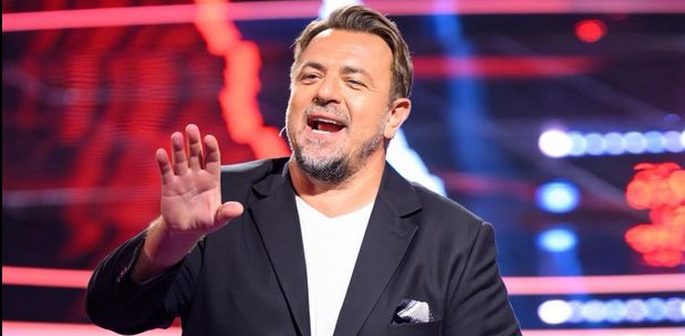 FOTO / Cum arăta Horia Brenciu pe vremea când prezenta ”ROBINGO”. Imagini din urmă cu 32 de ani