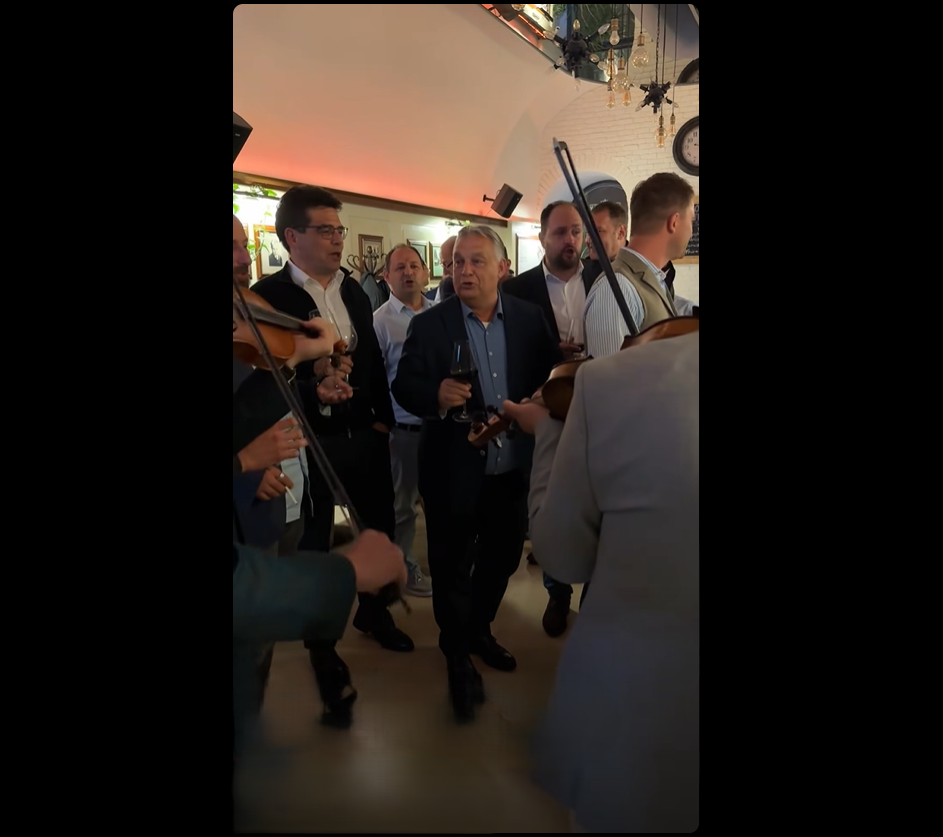 Premierul Ungariei, Viktor Orban, sufletul petrecerii de la Cluj. Și-a făcut încălzirea înainte de congresul UDMR