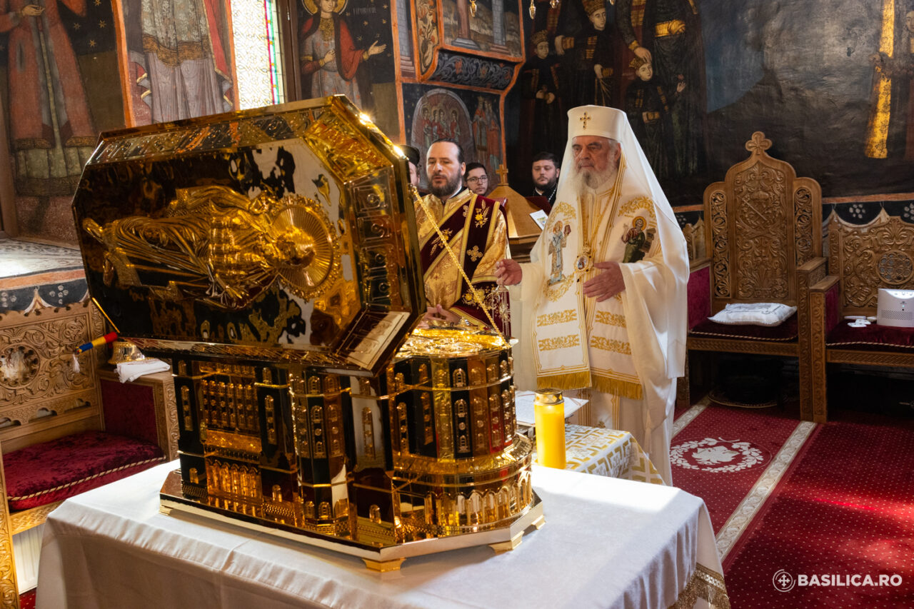 Patriarhul Daniel a sfințit azi racla cu moaștele Sfântului Apostol Andrei, ocrotitorul României