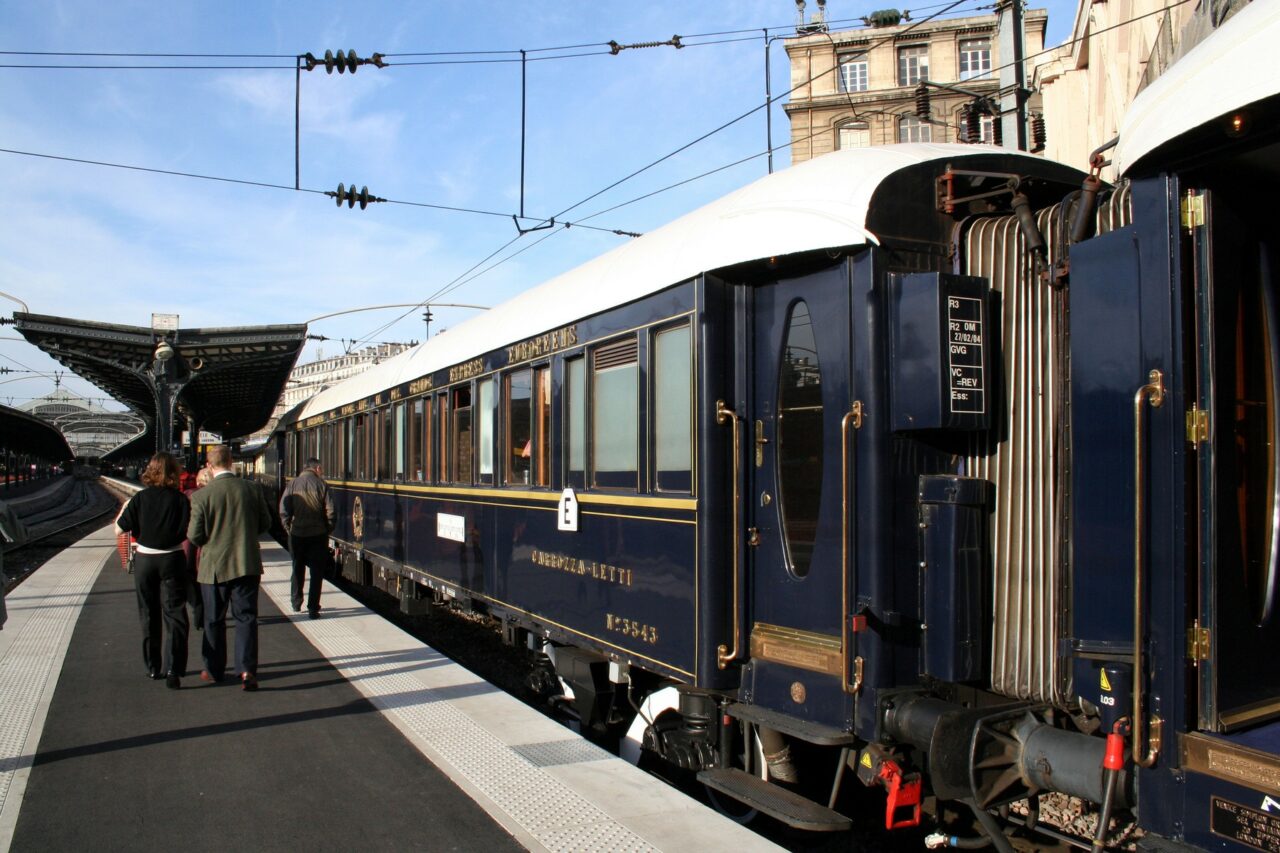 TRENUL „regal” Orient-Express lansează o nouă rută de lux încărcată de istorie în 2026. Noua experiență va costa 18.000 de dolari