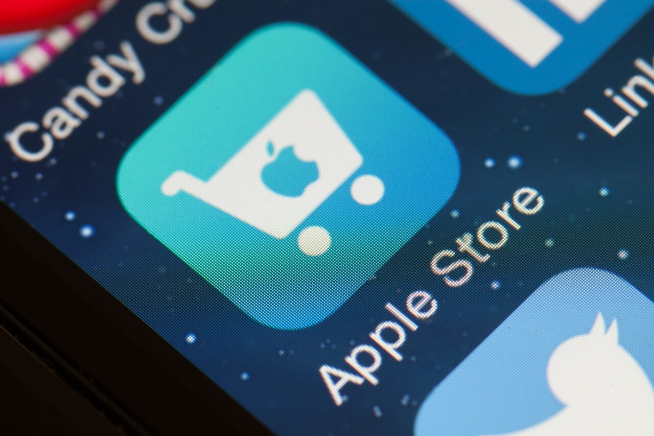 Noi dispute între Marea Britanie și APPLE /Guvernul de la Londra vrea acces la datele stocate ale cetățenilor