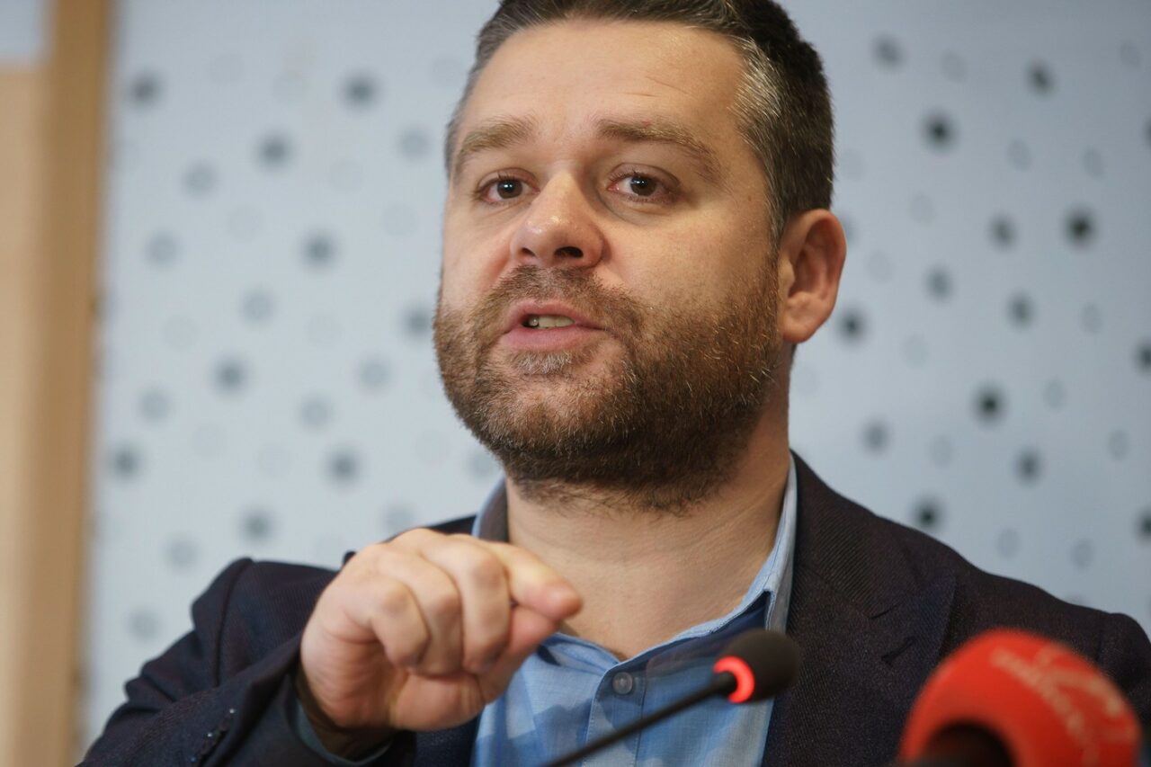 Ciprian Ciucu îi ia partea vicepremierului propus de Bolojan, care l-a numit pe Trump „golan”: „E cod roșu de SLUGĂRNICIE”