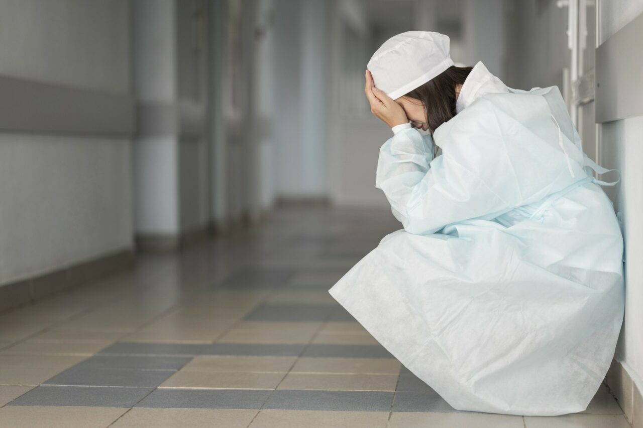 Diagnosticul dur primit de la medici de o femeie care credea este doar obosită. Veștile i-au dat viața peste cap