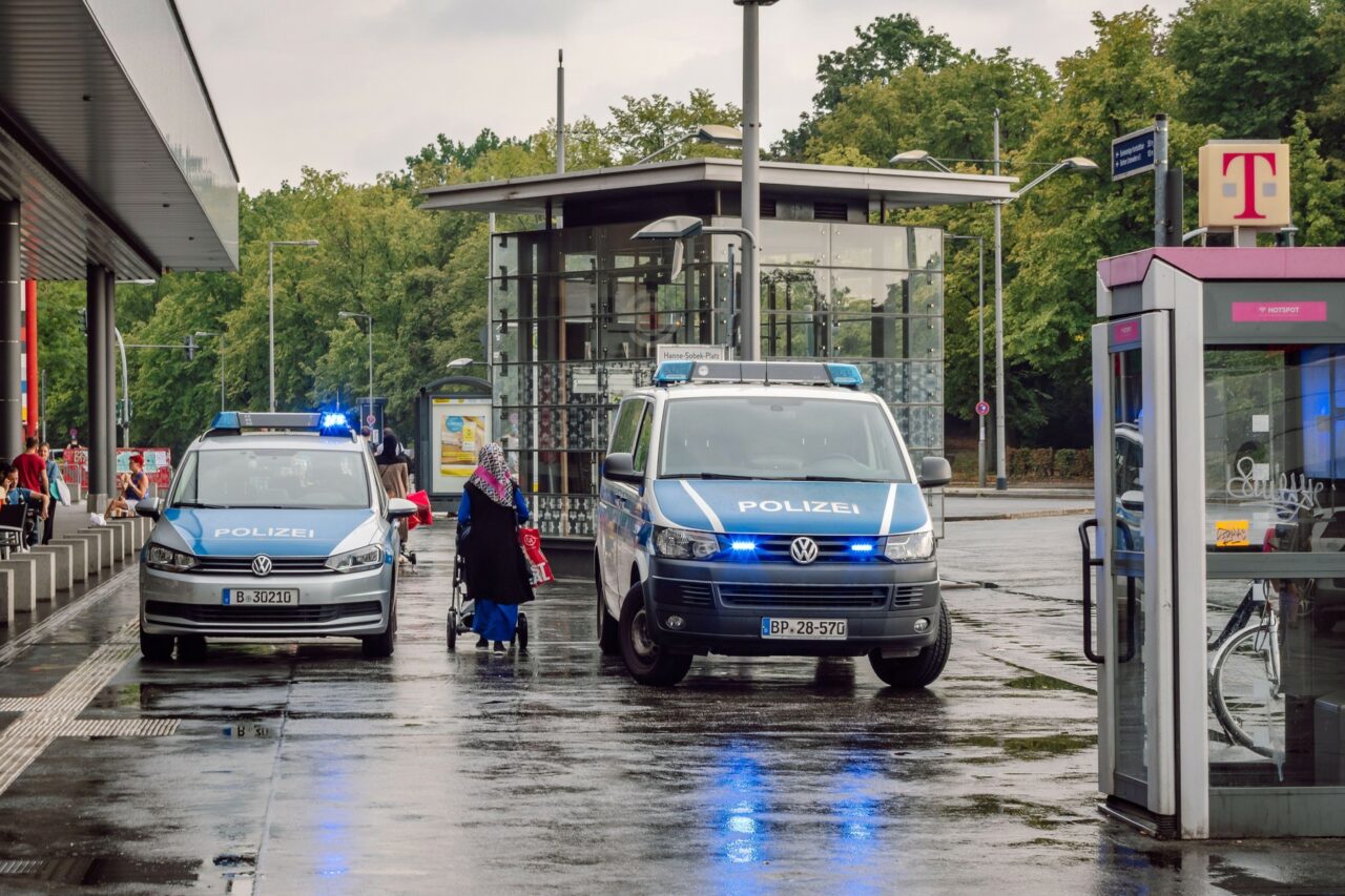 Atac asupra unui politician din GERMANIA /Primărița unui orășel este în stare critică după ce a fost înjunghiată