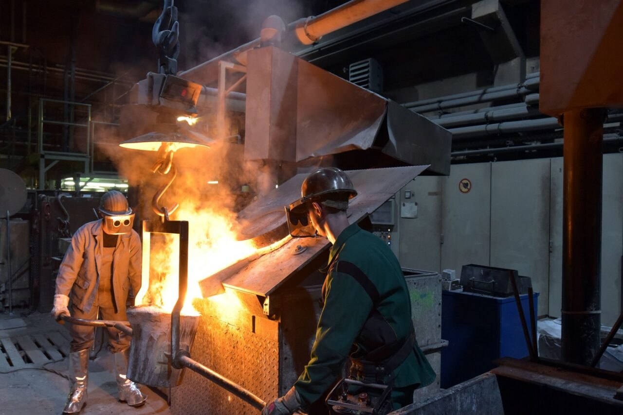 Uniunea Europeană se pregătește să restricționeze IMPORTURILE de oțel pe piața europeană. Taxele vamale le vor reflecta pe cele ale SUA