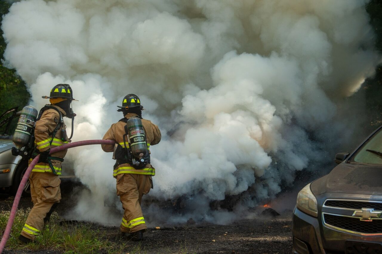 Mai multe persoane ucise, cel puțin 19 date dispărute după o „explozie devastatoare” la o fabrică de MUNIȚIE în SUA