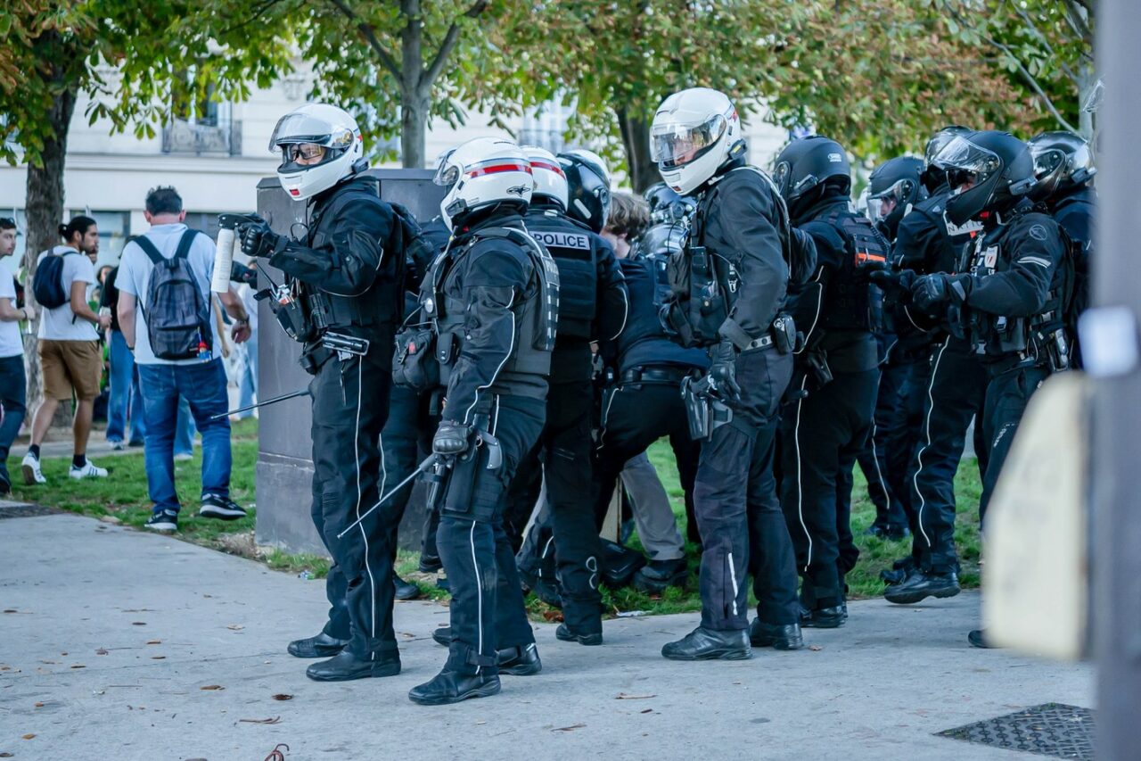 Sindicatele organizează o nouă zi de grevă în FRANȚA/ Autoritățile se pregătesc să se confrunte cu un val de manifestanți