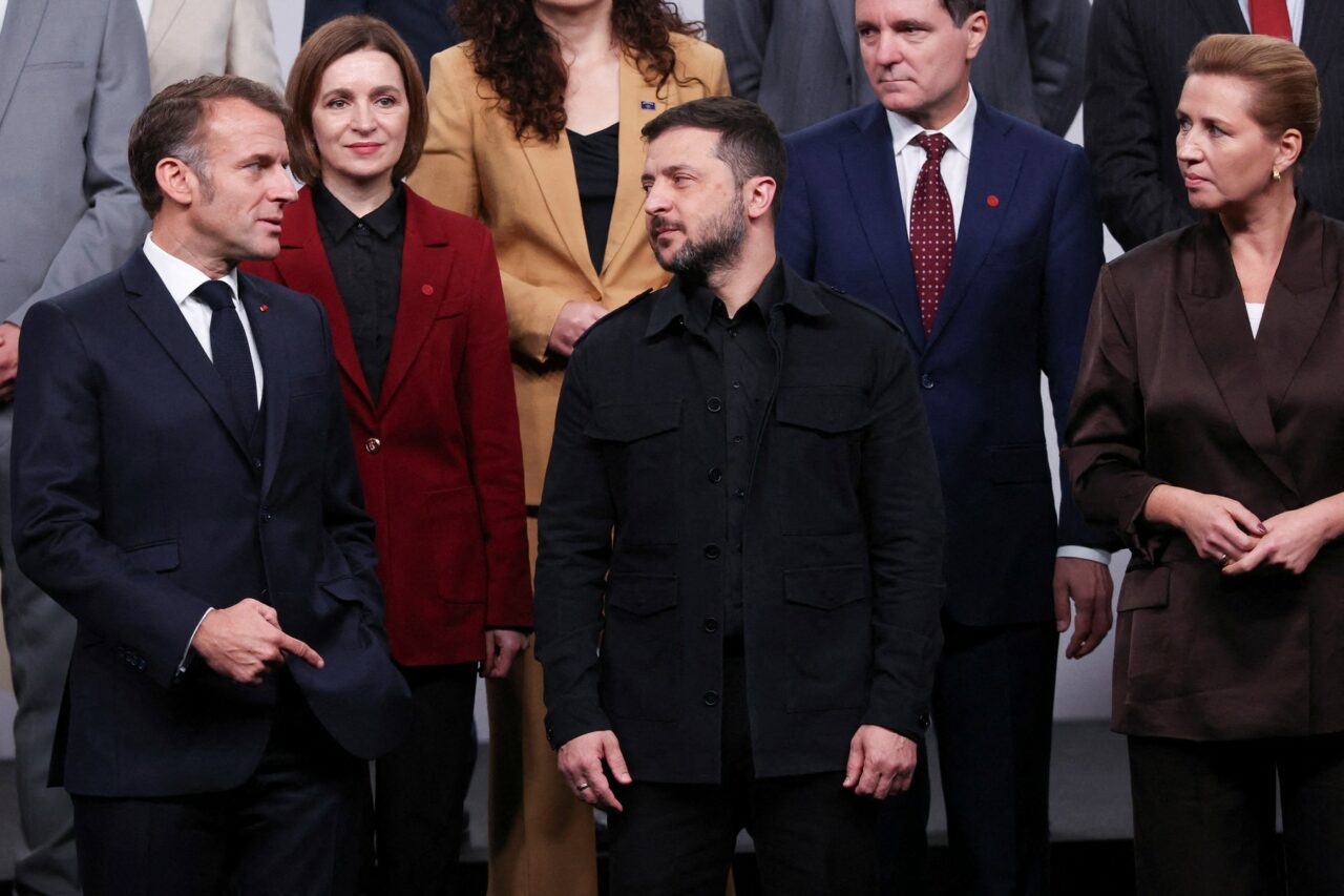 Macron afirmă că dronele ruse pot fi DOBORÂTE /„Principala reacție trebuie să fie mai multă ambiguitate strategică”