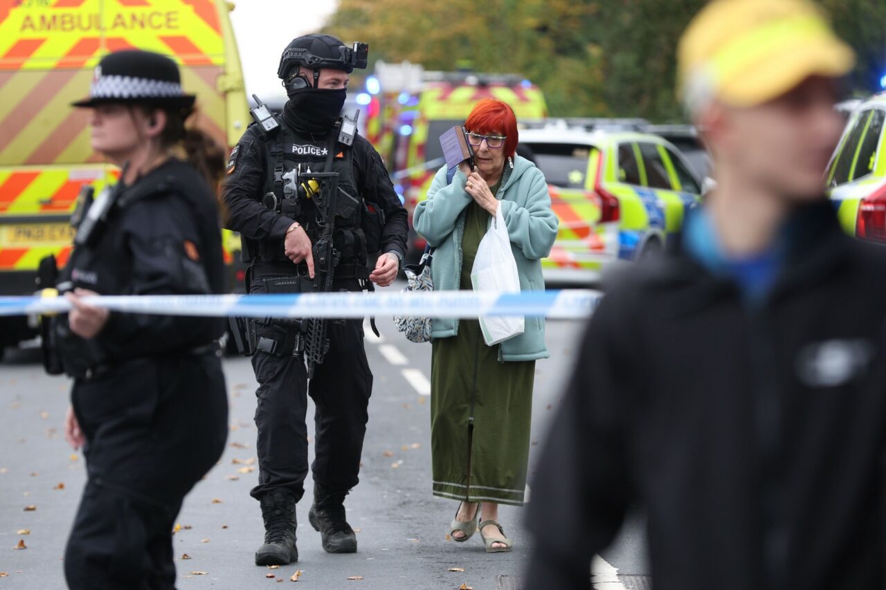 Regele Charles se declară „șocat” de atacul comis la sinagoga din MANCHESTER /Premierul Starmer a convocat o reuniune urgentă