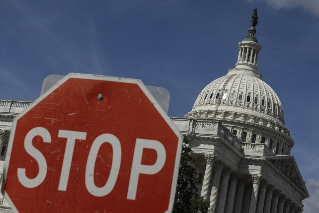 Statele Unite, în a treia zi de BLOCAJ instituțional. La ce se așteaptă autoritățile americane