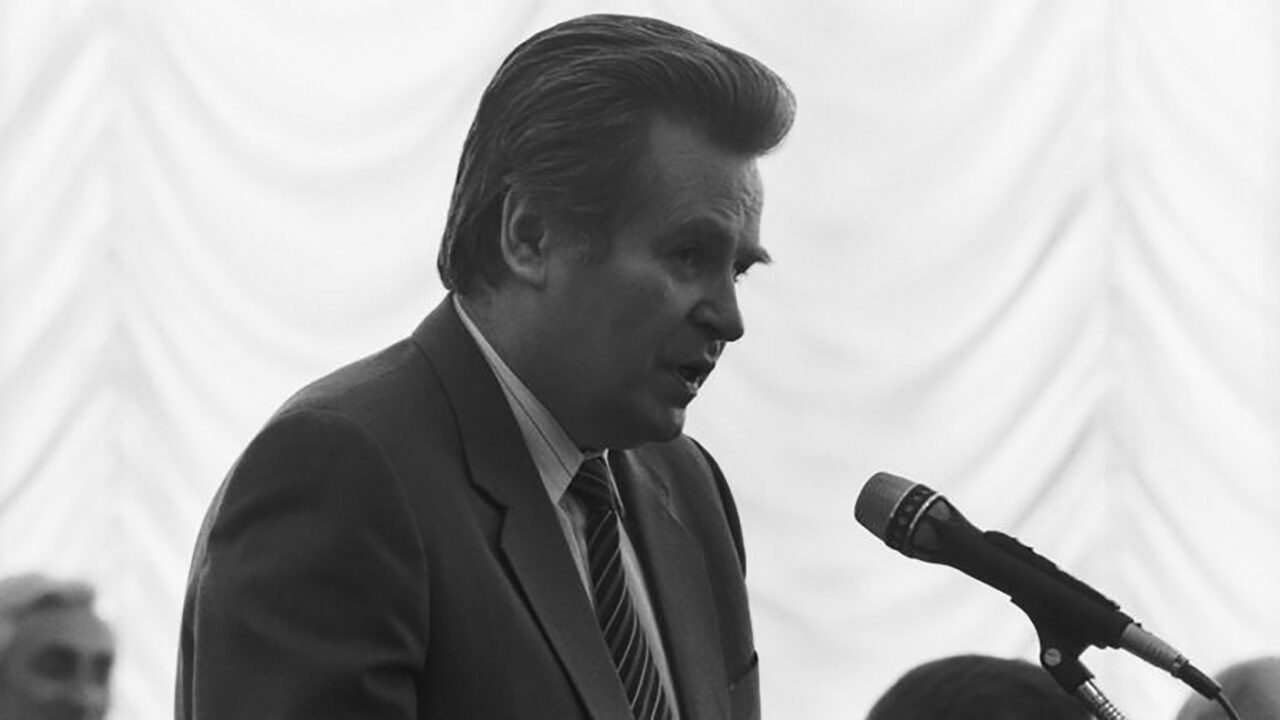 Fostul șef al celui mai cunoscut ziar din URSS a murit după ce a CĂZUT de la fereastra unui bloc