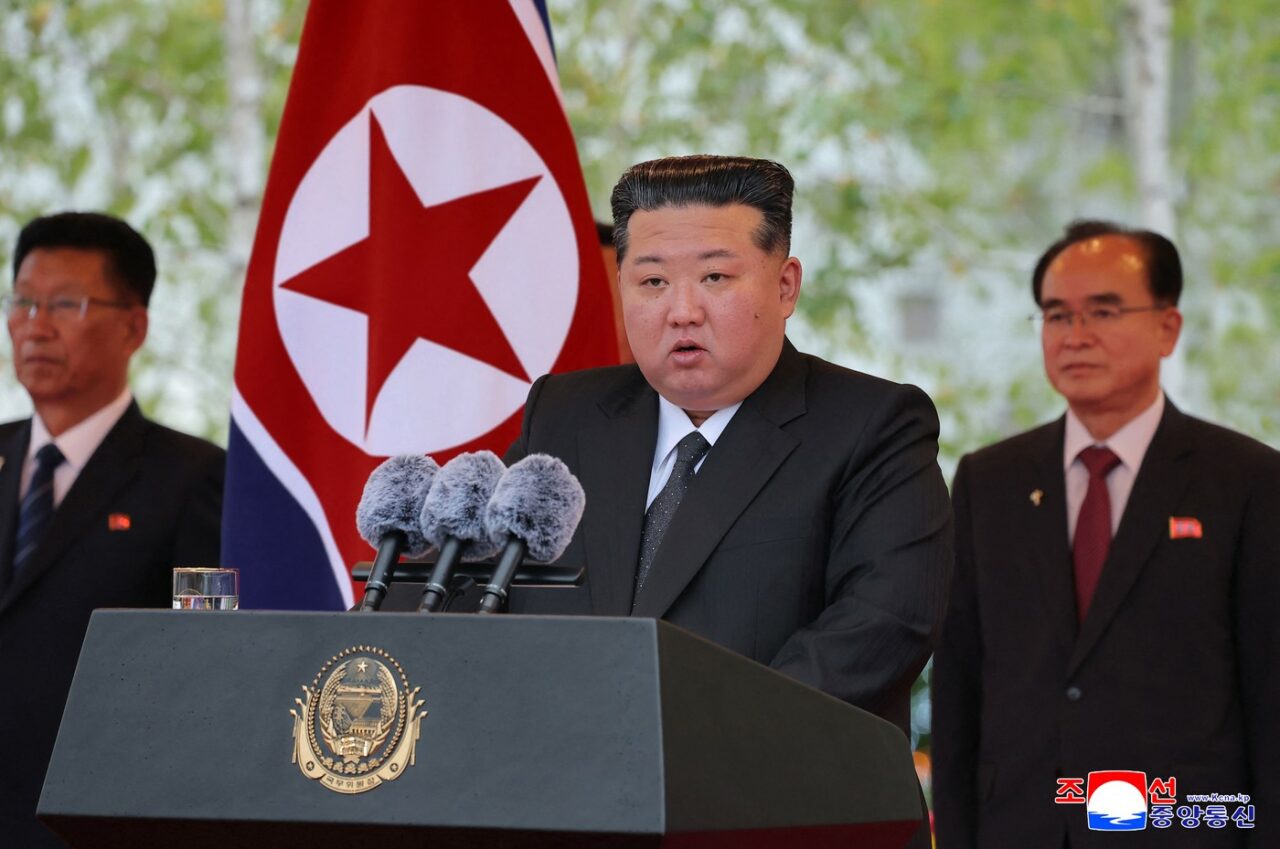 Partidul de guvernământ din Coreea de Nord aniversează 80 de ani. Premierul Chinei și Dimitri Medvedev, prezenți la CEREMONII