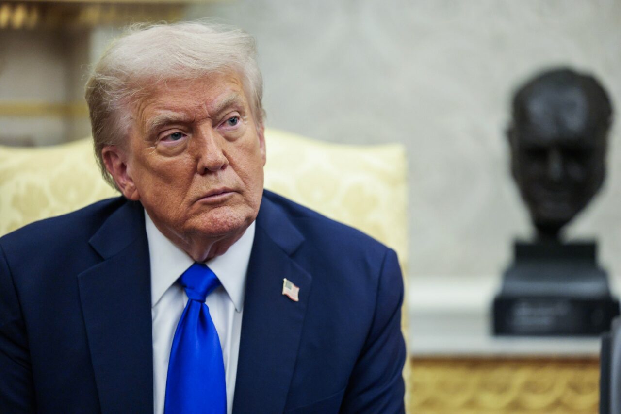 Le Monde: În războiul GEOECONOMIC, Trump mizează pe forța dolarului, dar dominația monetară este fragilă