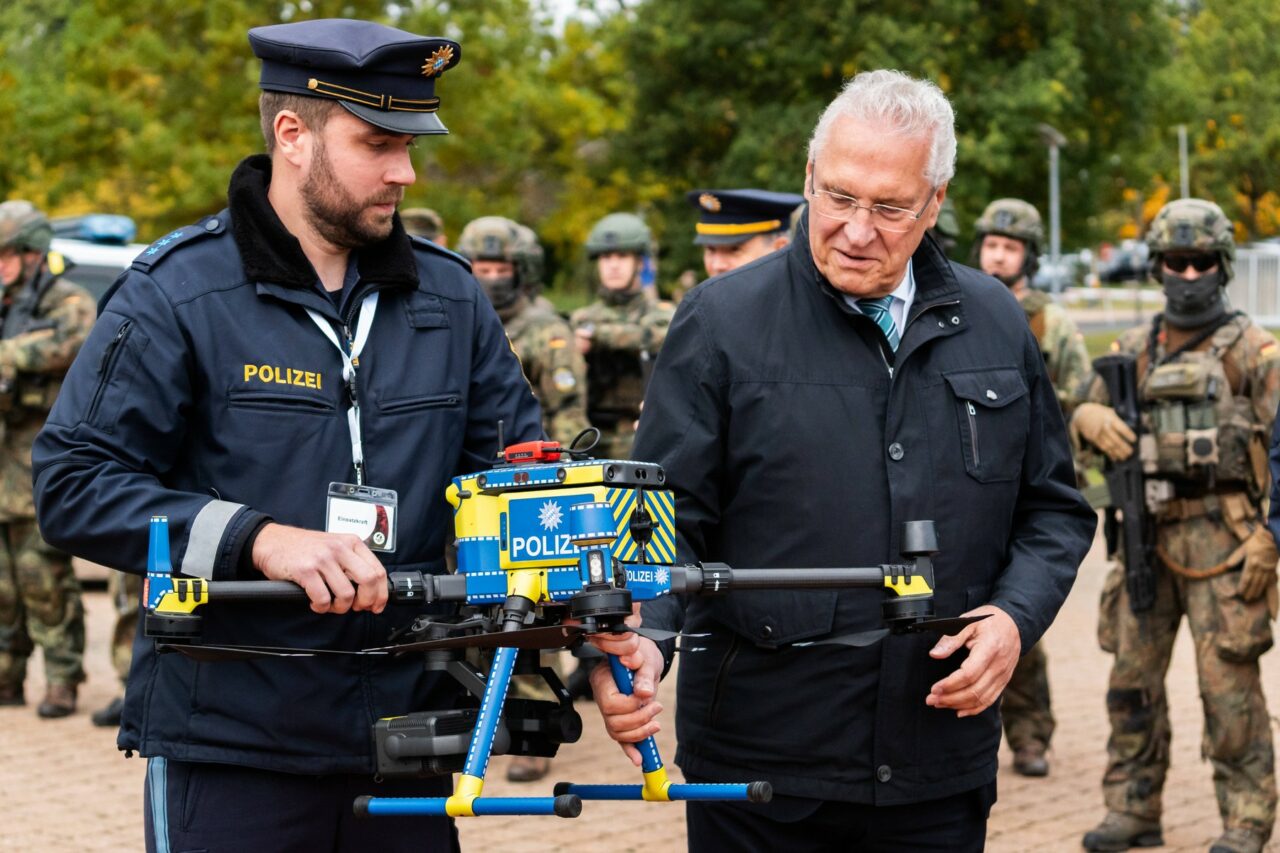 Germania modifică legislația, în contextul tensiunilor cu RUSIA /Poliția germană va putea doborî dronele suspecte