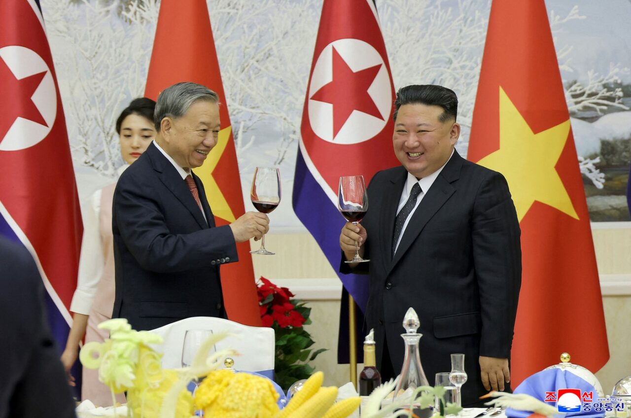 Kim Jong-Un își consolidează noi alianțe regionale/ COREEA DE NORD își intensifică cooperarea cu Vietnamul
