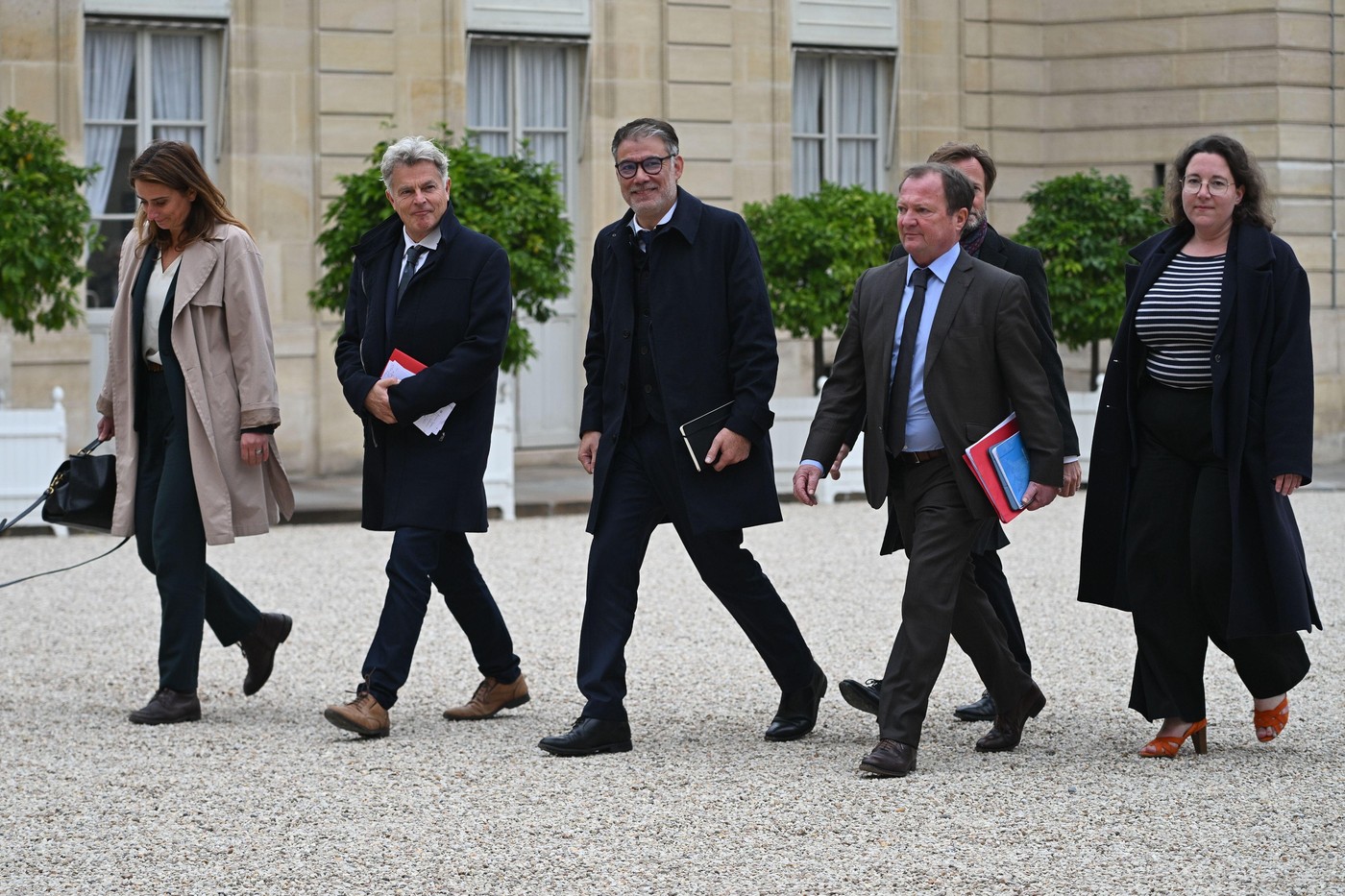 Criză politică în Franţa. Reuniune, fără rezultat, între Emmanuel Macron şi partide