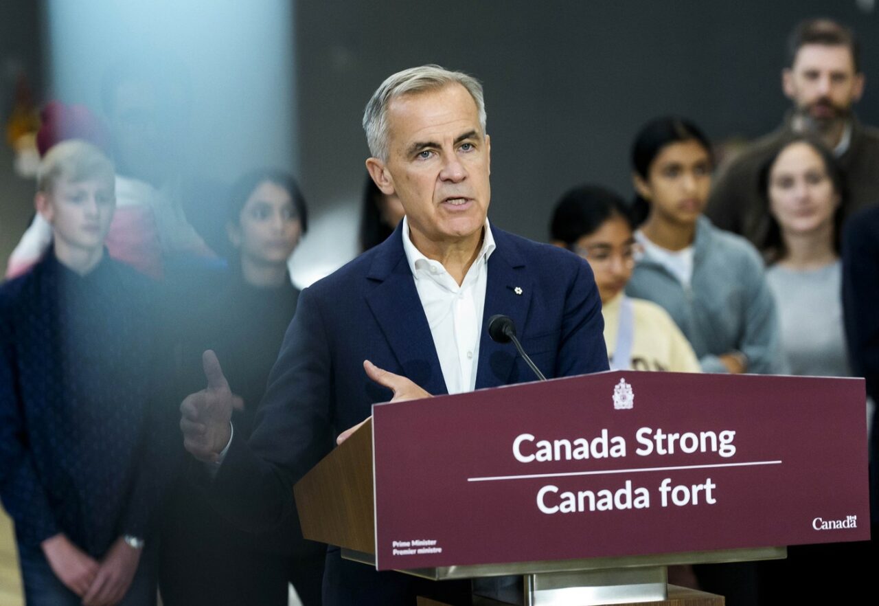 Premierul Canadei vrea ca NATO să doboare avioanele Rusiei