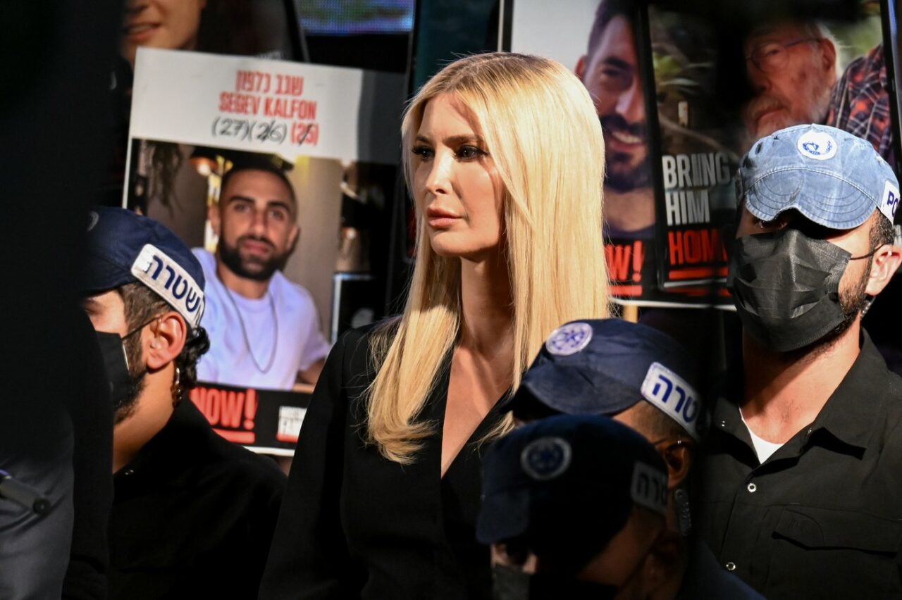 Ivanka TRUMP a transmis un mesaj emoționant mulțimii adunate la Tel Aviv. În Piața Ostaticilor, americanii au fost ACLAMAȚI, Netanyahu HUIDUIT