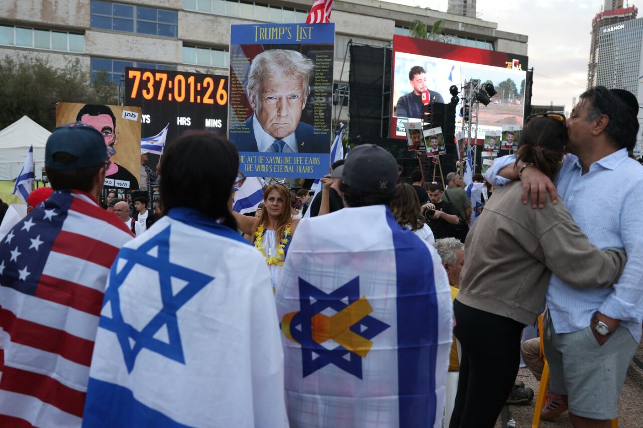 Războiul din Gaza, aproape de final. Primii ostatici au fost eliberați/ Donald Trump a aterizat la Tel Aviv