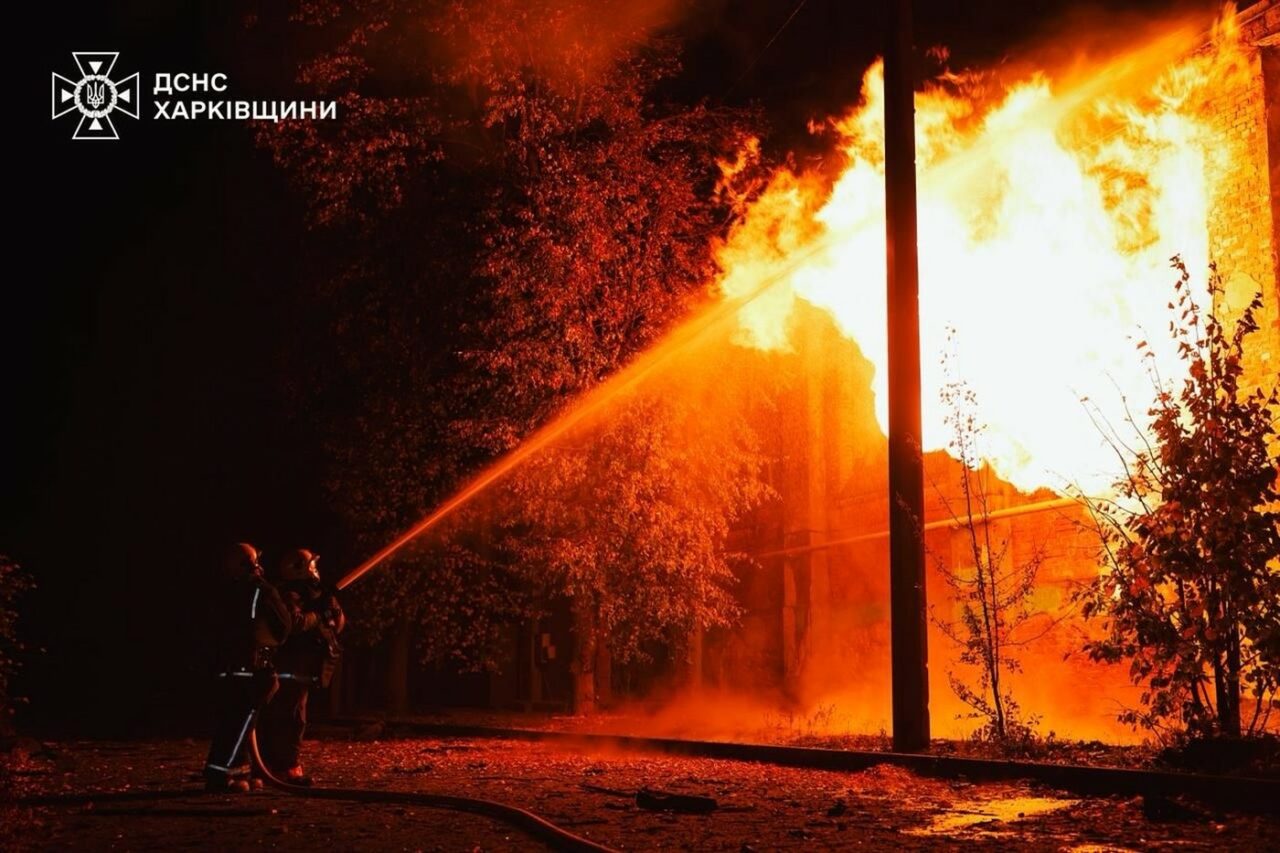 Șapte persoane au fost rănite și 50 de pacienți evacuați după ce Rusia a atacat principalul SPITAL din Harkiv