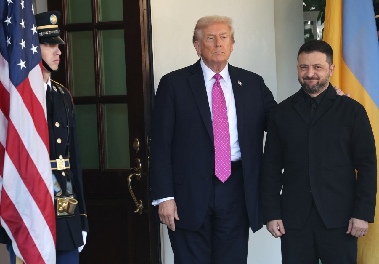Donald Trump l-a primit la Casa Albă pe Volodimir Zelenski. Președintele SUA îi prezintă rezultatul discuției cu Vladimir Putin