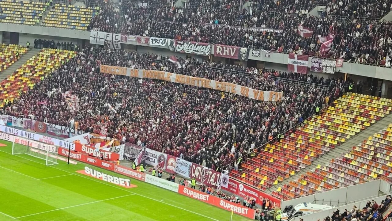Cine a câștigat duelul galeriilor în derby-ul Dinamo – Rapid. Mesajele cu care ULTRAȘII și-au atacat rivalii