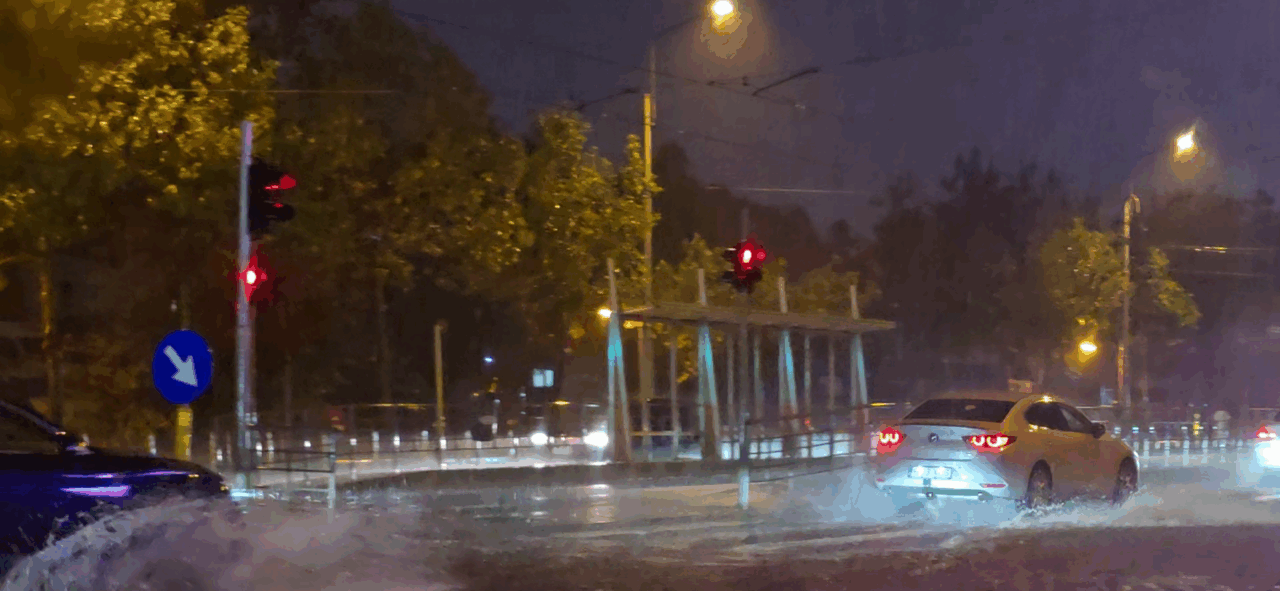 FURTUNA din București a făcut prăpăd. Pompierii au fost solicitați pentru sute de intervenții