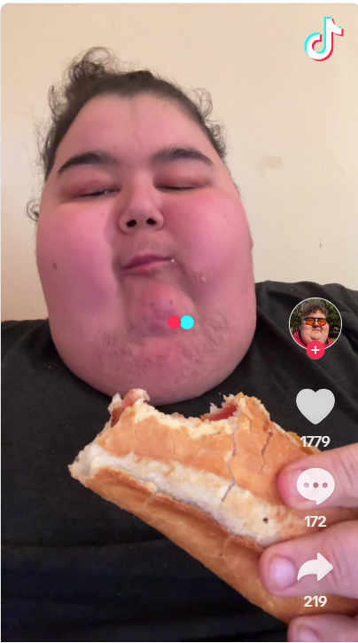 Efecan Kultur din Turcia a murit la doar 24 de ani. Acesta facea Mukbang