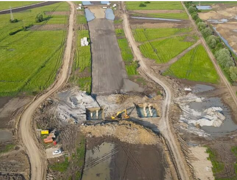 Noua „hartă” a Autostrăzii Unirii, după licitația parafată ieri. Încă un contract semnat pe cel mai dificil lot: 16 tuneluri și 60 de poduri pe 31 km