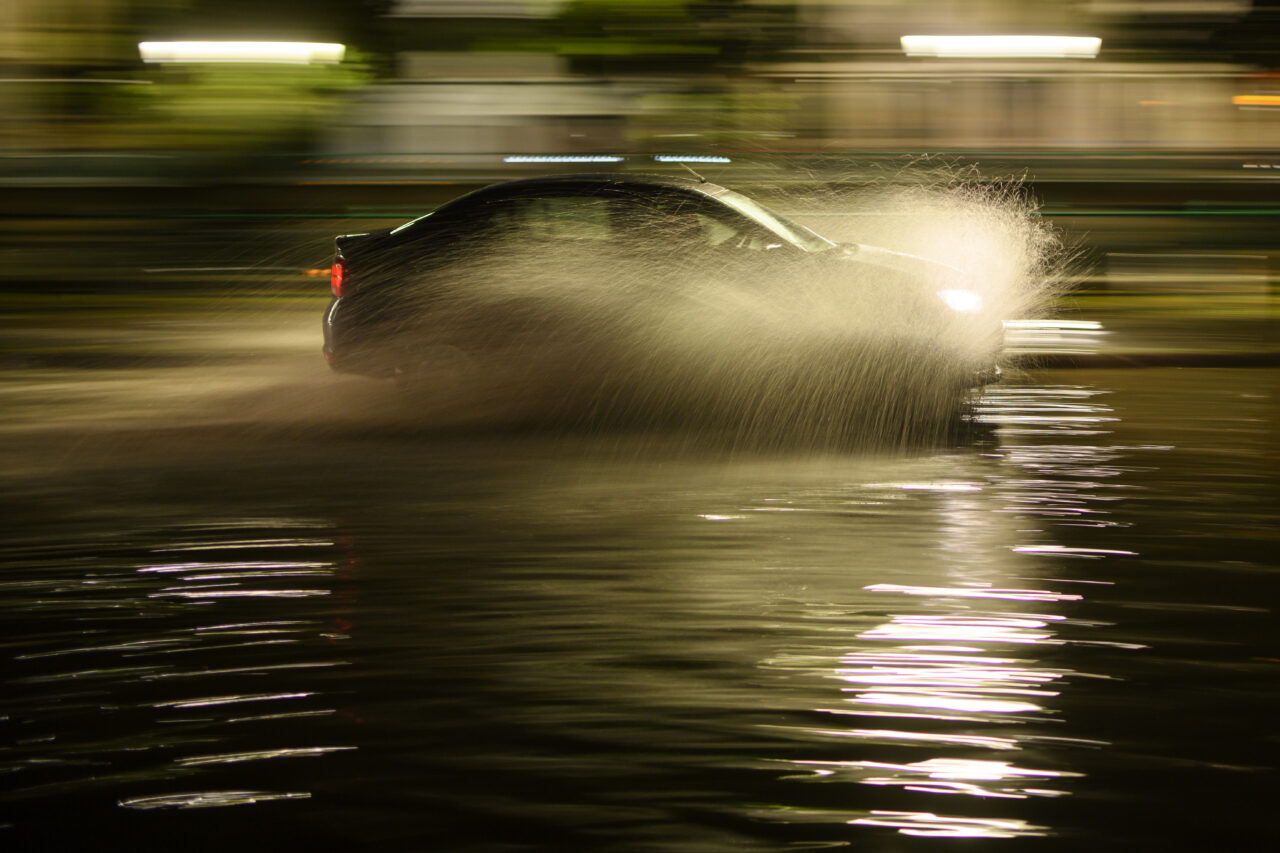 Raed Arafat le cere românilor să reactiveze sistemul Ro-Alert pe telefoane. S-a emis Cod ROȘU de ploi și vânt puternic „Populația să fie pregătită”